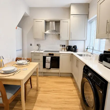 The Stables Retreat-victorian Home-free Parking Apartamento